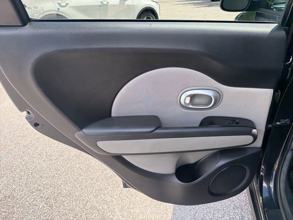 Used 2016 Kia Soul FWD image 17