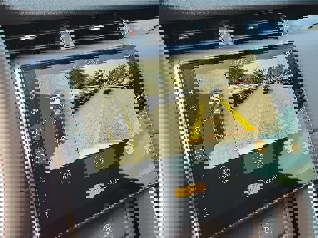 Used 2024 Land Rover Discovery Sport S image 30