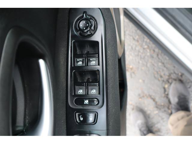 Used 2017 Jeep Renegade Sport w/ Power & Air Group FWD image 11