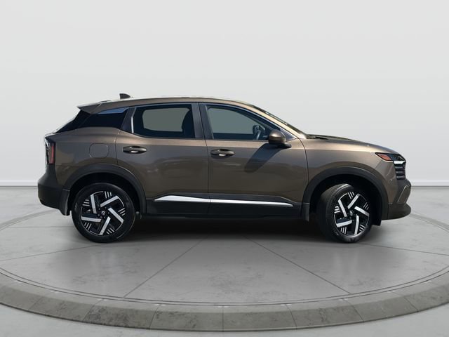 Certified 2025 Nissan Kicks SV image 3