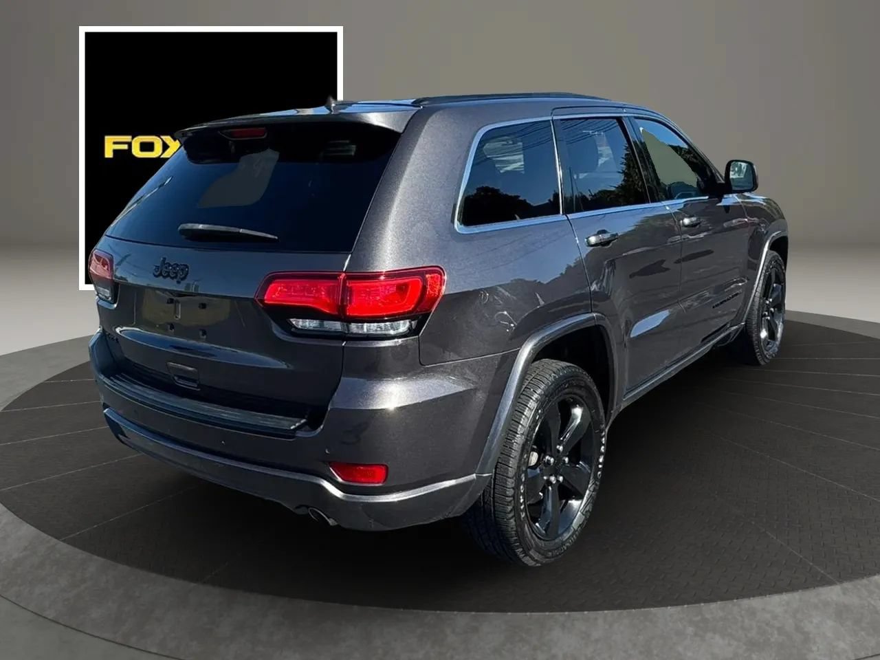 Used 2015 Jeep Grand Cherokee Altitude AWD/4WD image 5