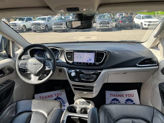Certified 2023 Chrysler Pacifica Touring-L FWD image 15