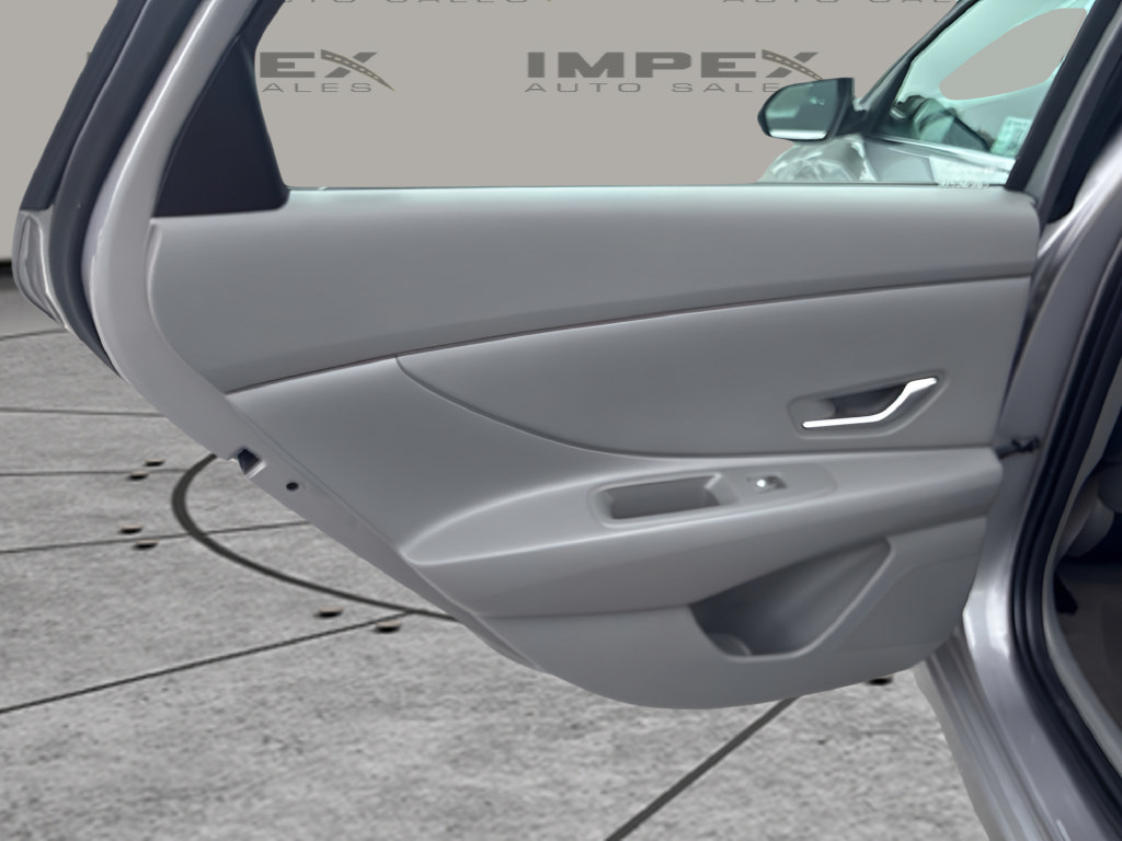 Used 2025 Hyundai Elantra SEL FWD image 27