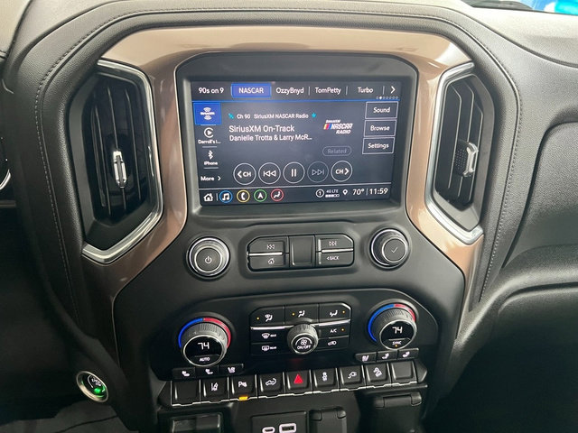 Used 2022 Chevrolet Silverado 2500 High Country w/ Technology Package image 21