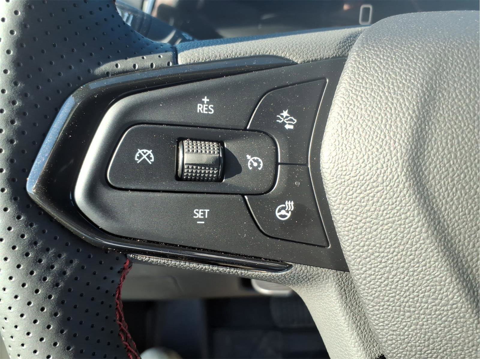 New 2026 Chevrolet Trax RS w/ Sunroof Package image 19