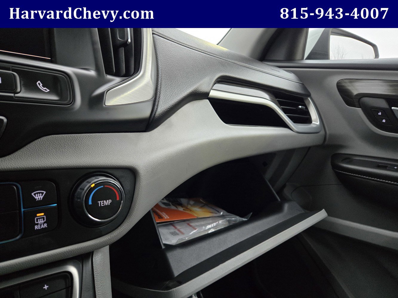 Used 2024 GMC Terrain SLE image 12