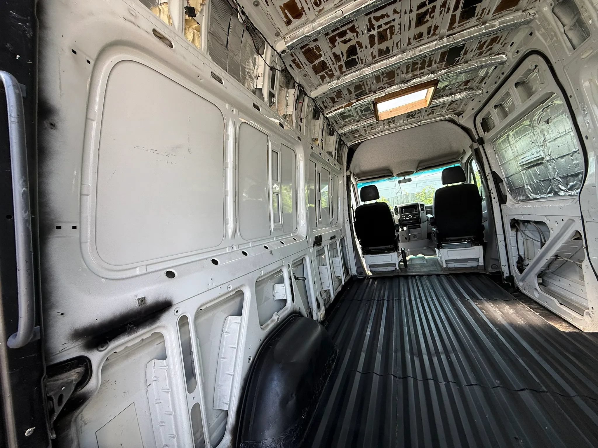 Used 2008 Dodge Sprinter 2500 RWD image 46