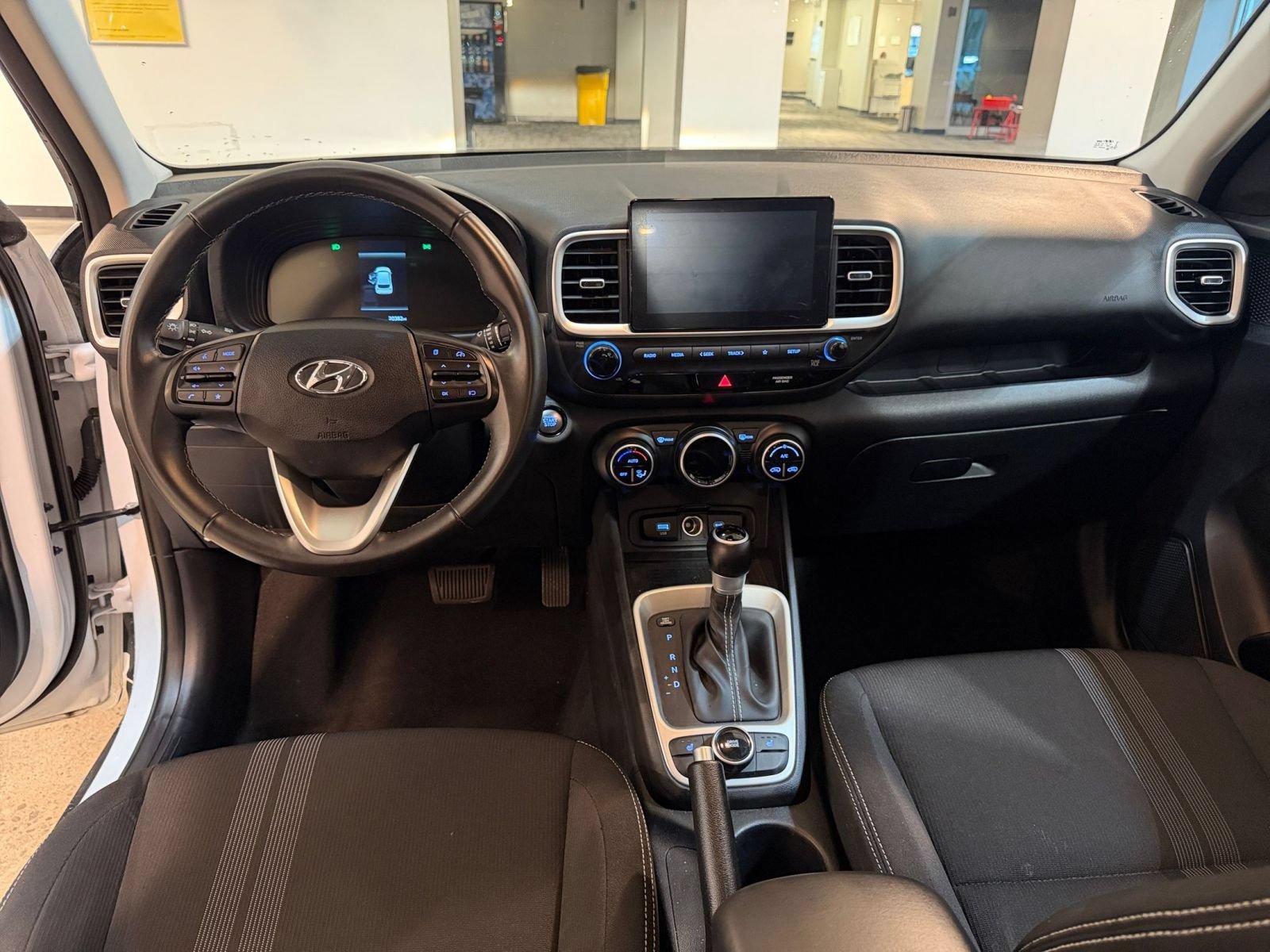 Used 2026 Hyundai Venue SEL FWD image 27