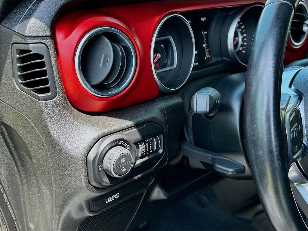 Used 2020 Jeep Gladiator Rubicon image 11