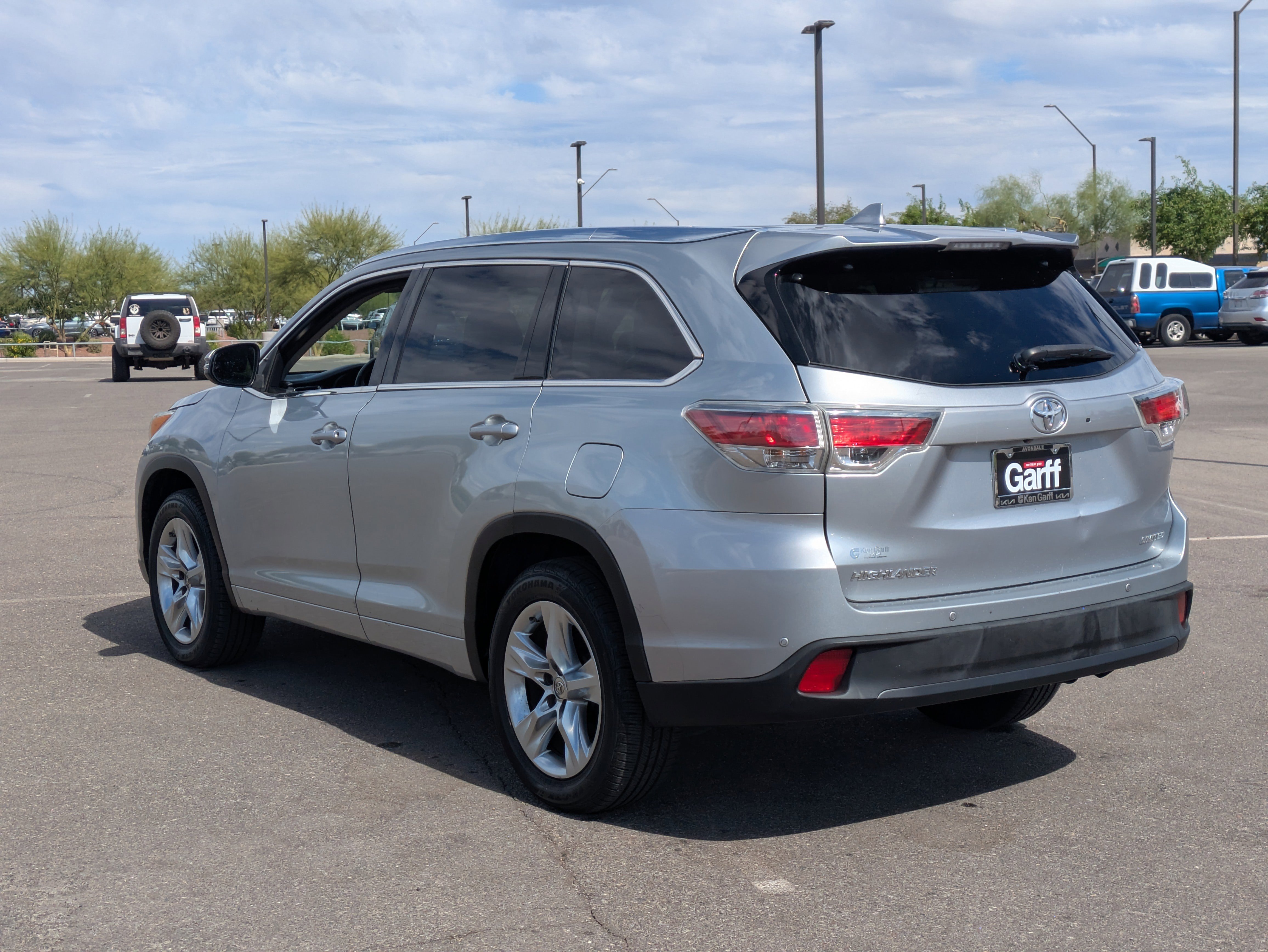 Used 2015 Toyota Highlander Limited w/ Driver Technology Package image 3