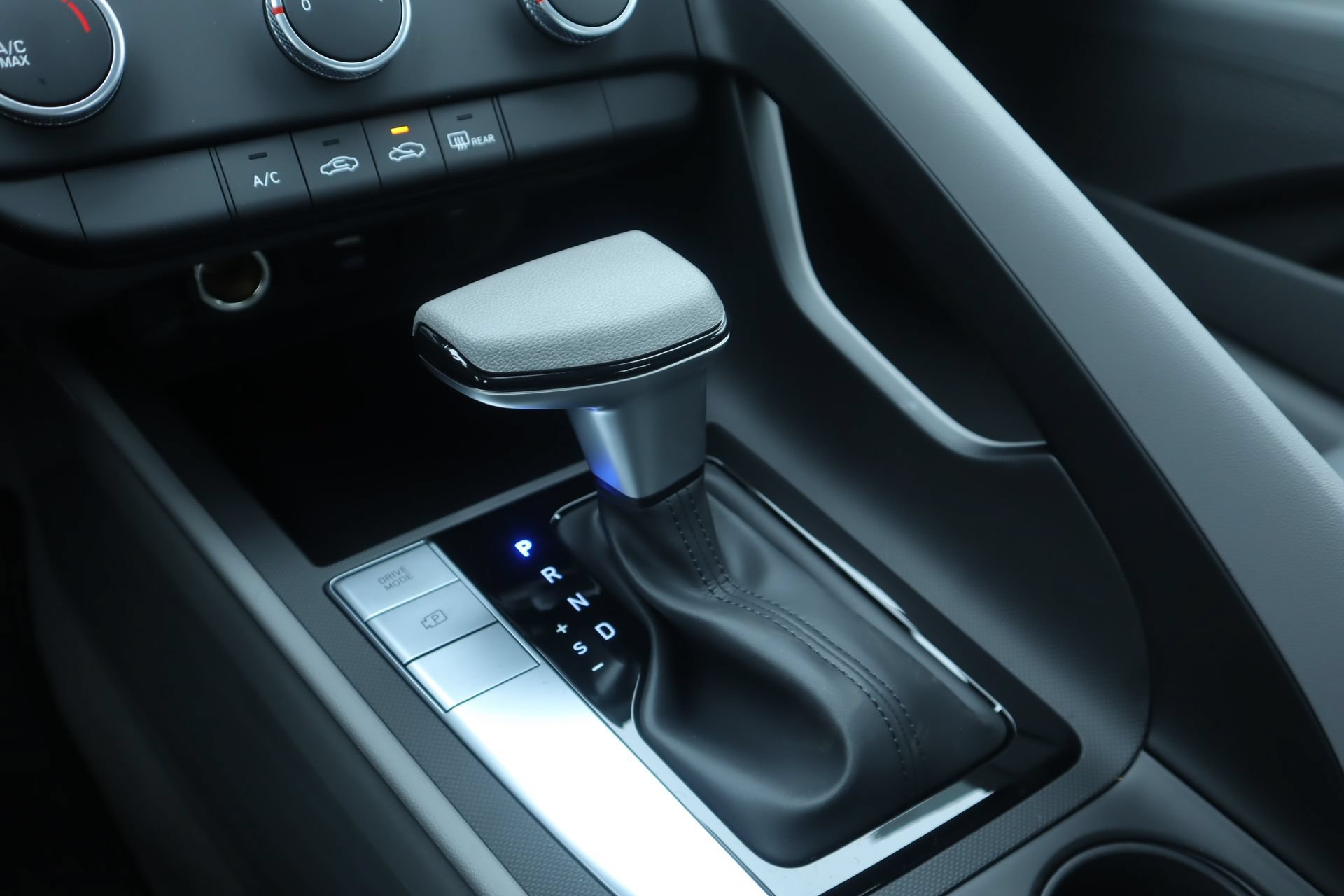 New 2026 Hyundai Elantra SE FWD image 15