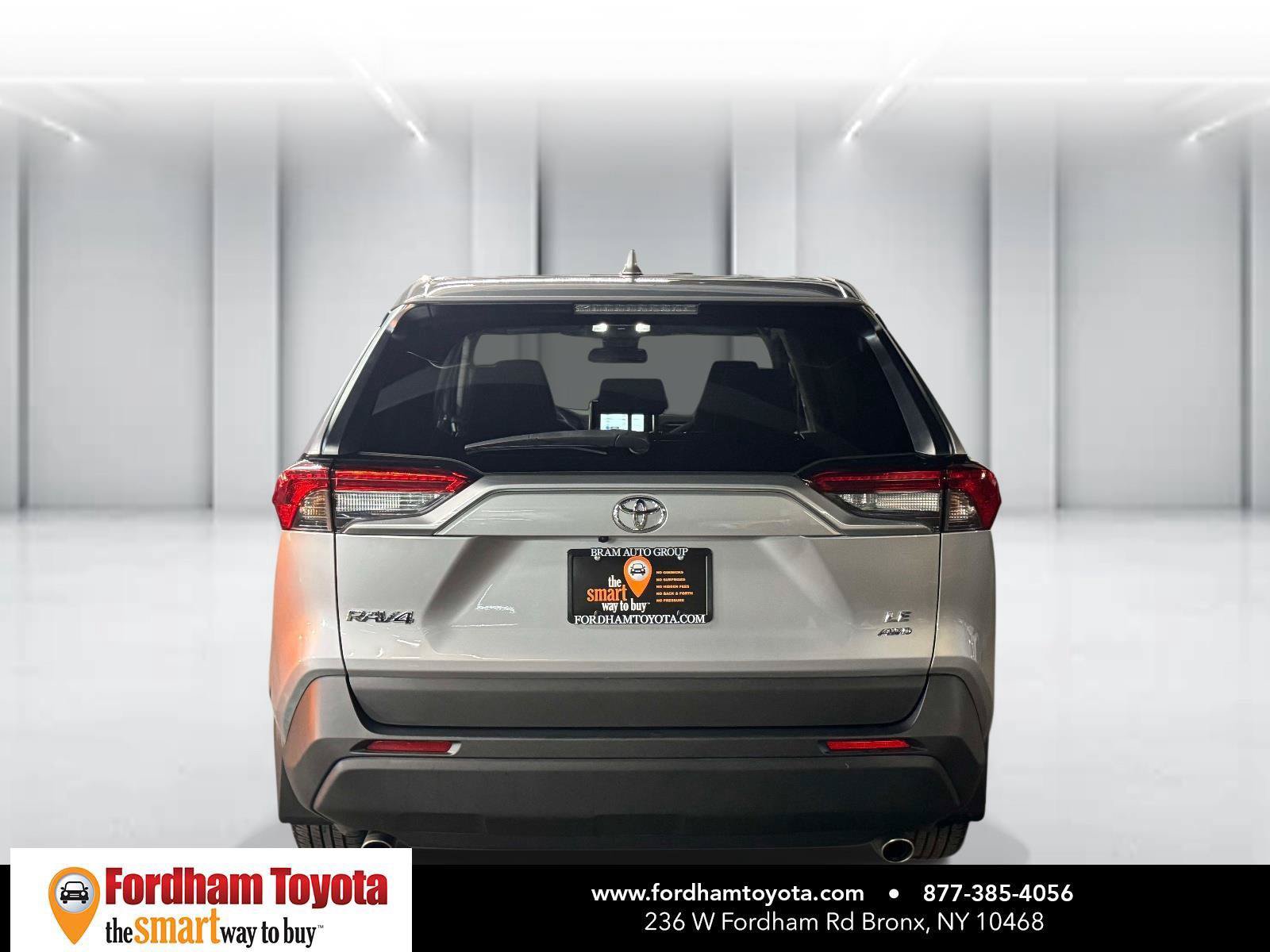 Used 2023 Toyota RAV4 LE AWD/4WD image 6