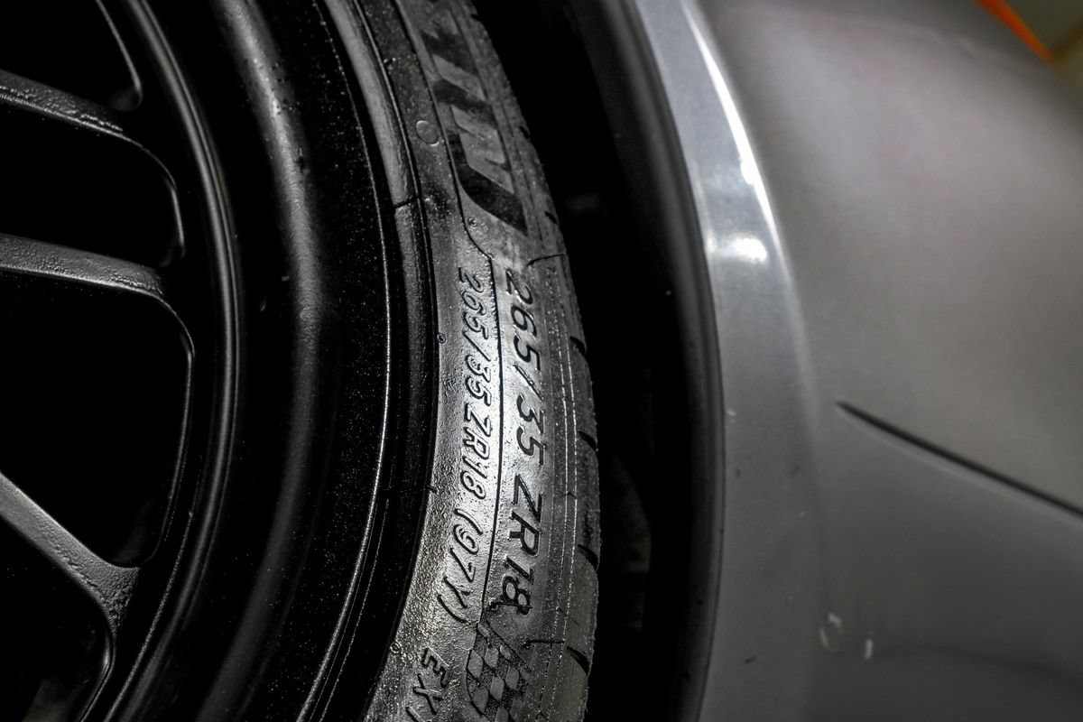 Used 2001 Porsche 911 Carrera RWD image 46
