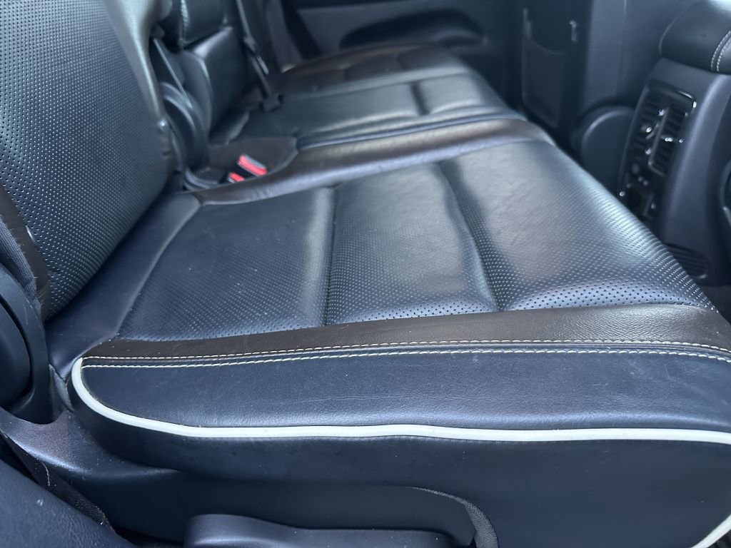 Used 2014 Jeep Grand Cherokee Overland w/ Advanced Technology Group AWD/4WD image 40