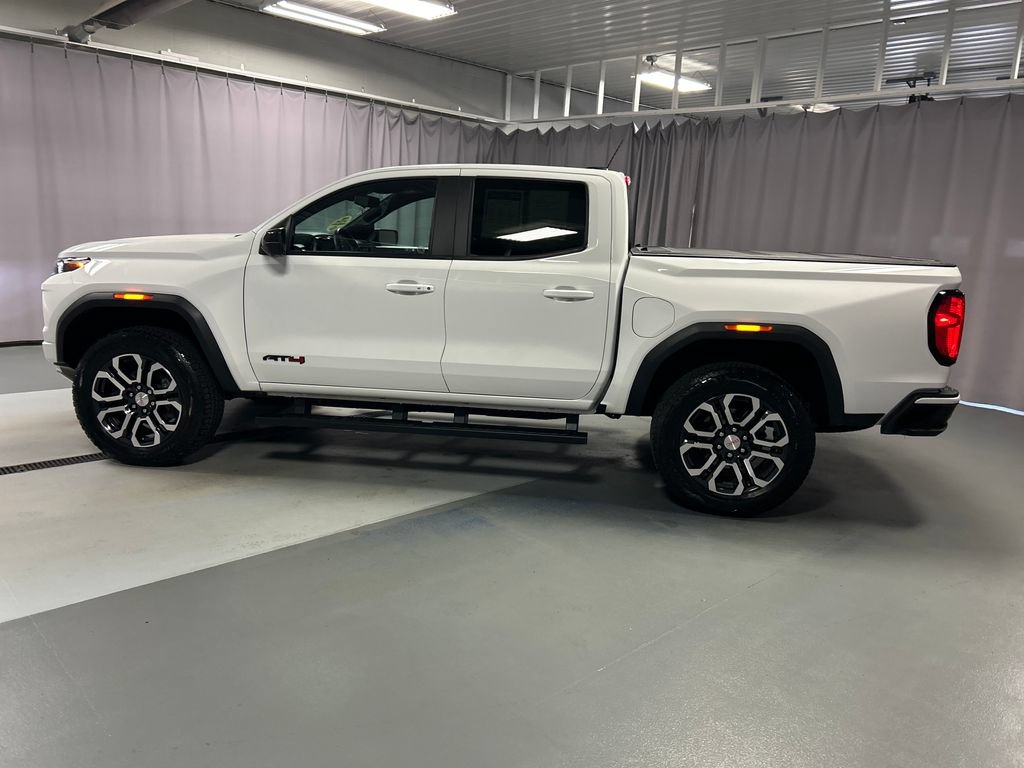 Used 2023 GMC Canyon AT4 w/ Technology Package AWD/4WD image 4