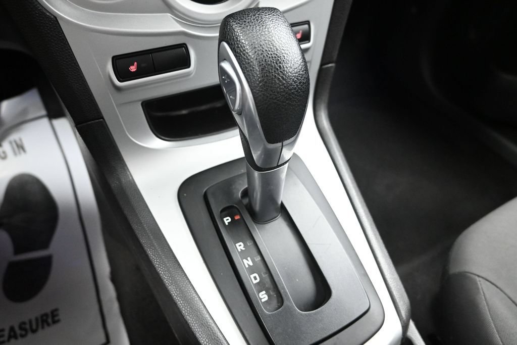 Used 2016 Ford Fiesta SE w/ Cold Weather Package FWD image 19