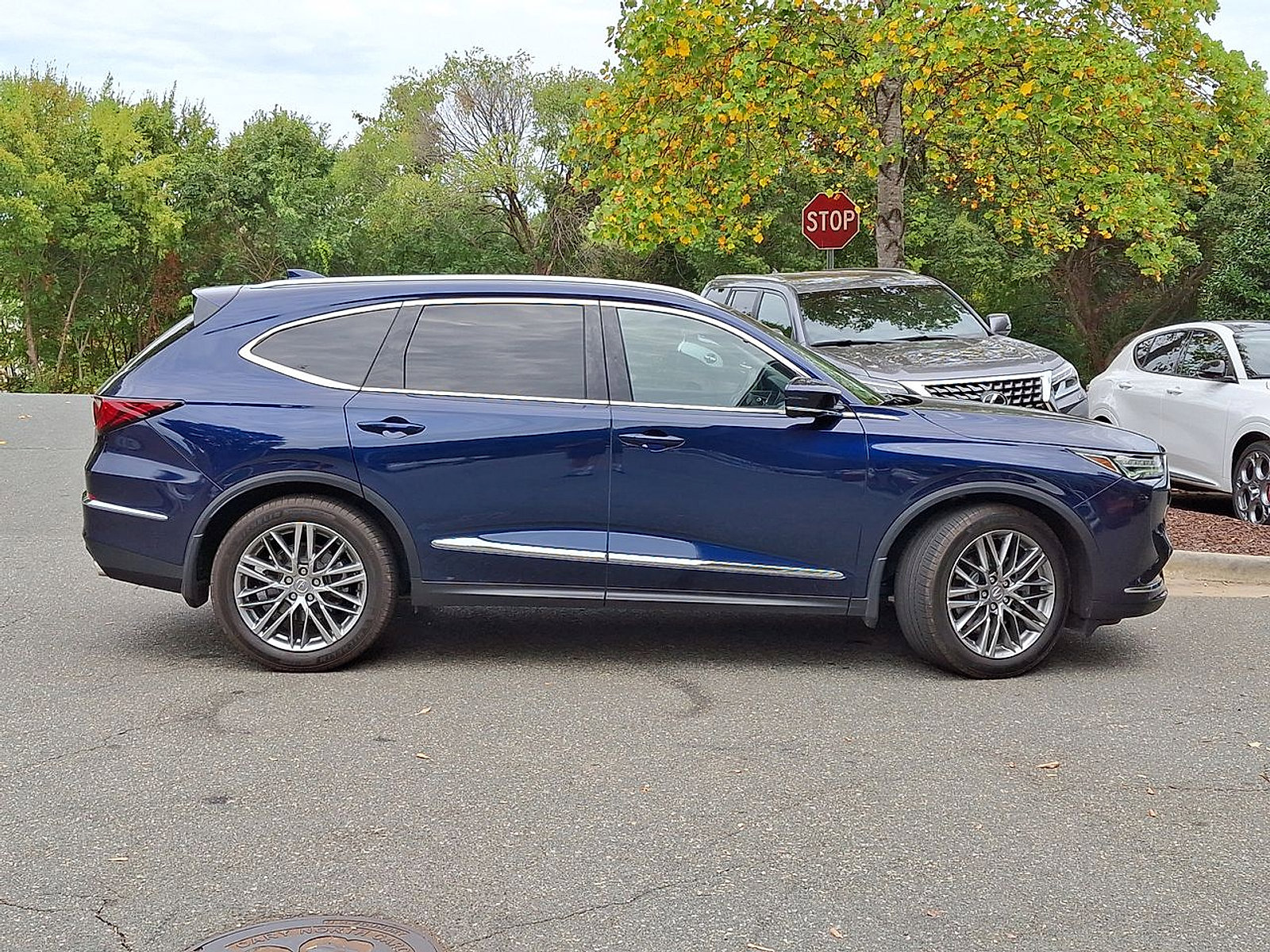 Used 2023 Acura MDX w/ Advance Package image 26