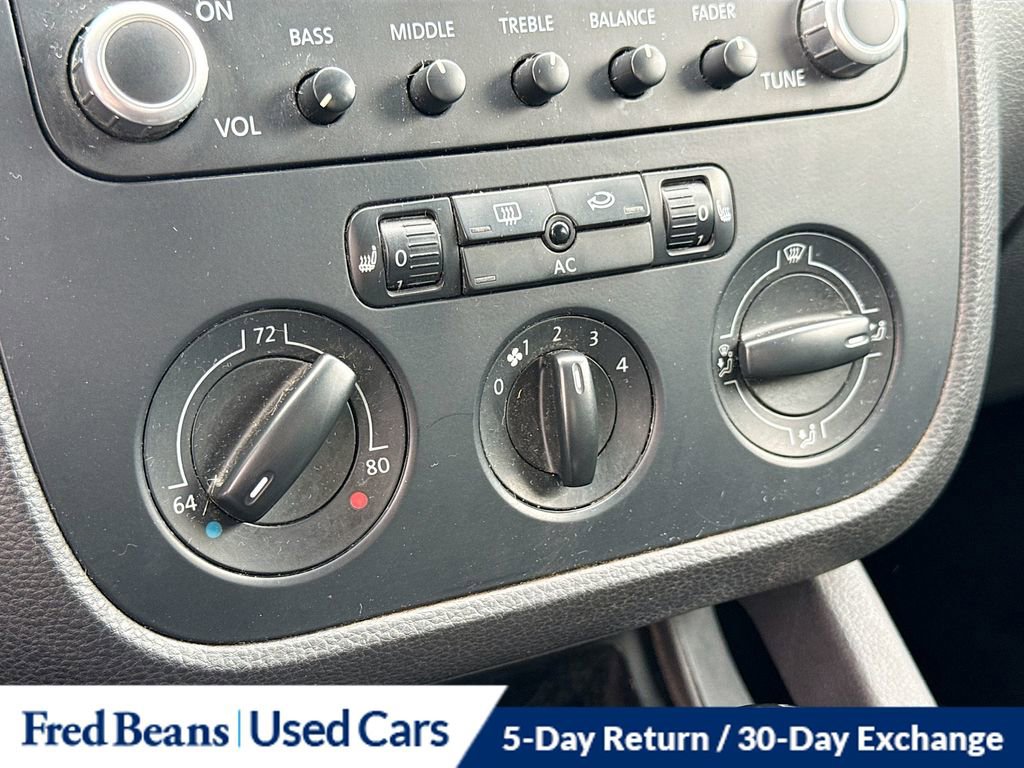 Used 2009 Volkswagen Jetta SE FWD image 15