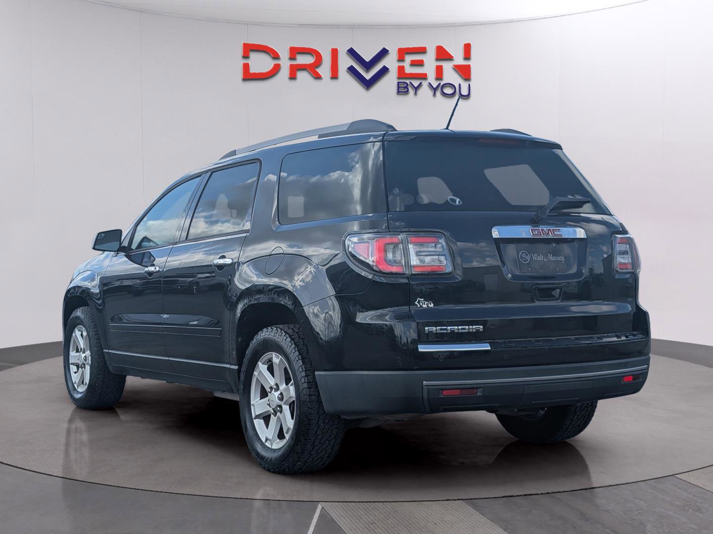Used 2014 GMC Acadia SLE FWD image 3