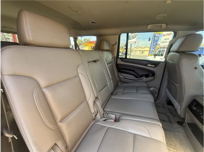 Used 2016 Chevrolet Suburban LT image 28
