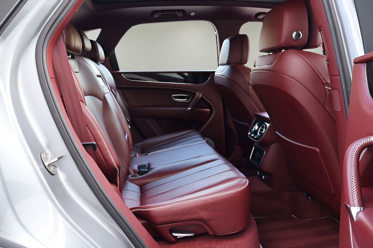 Used 2020 Bentley Bentayga image 19