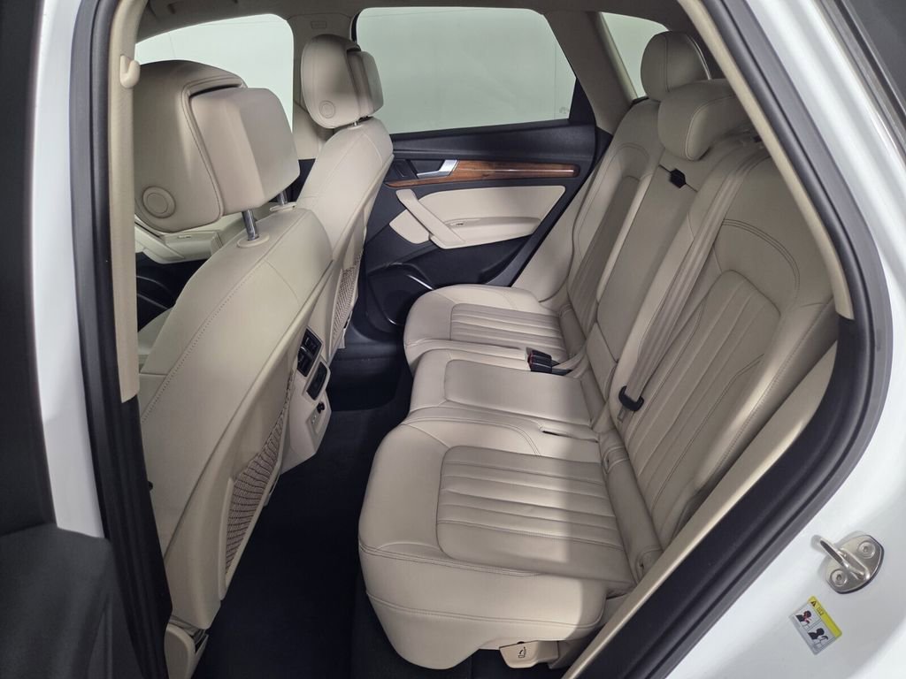 Used 2021 Audi Q5 Premium w/ Convenience Package image 25
