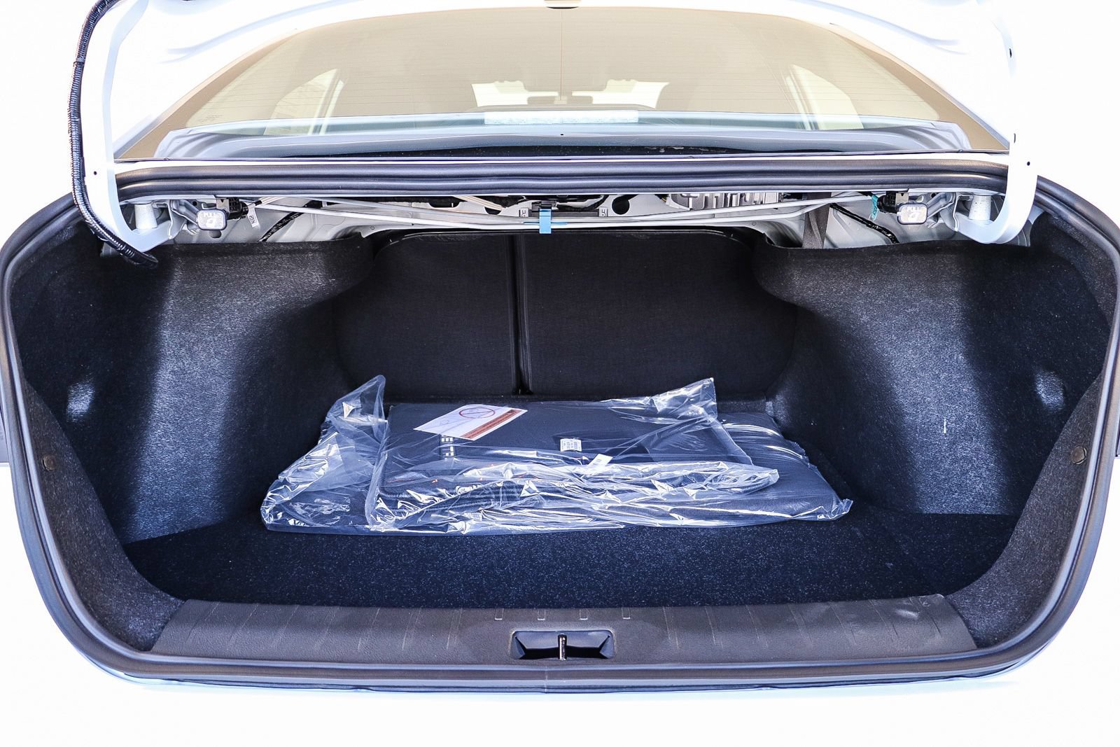 New 2026 Nissan Sentra SR w/ SR Premium Package FWD image 13