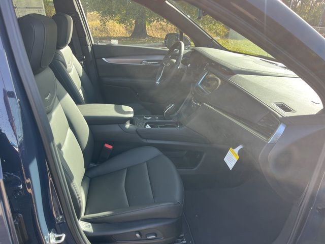 New 2025 Cadillac XT6 Luxury image 35