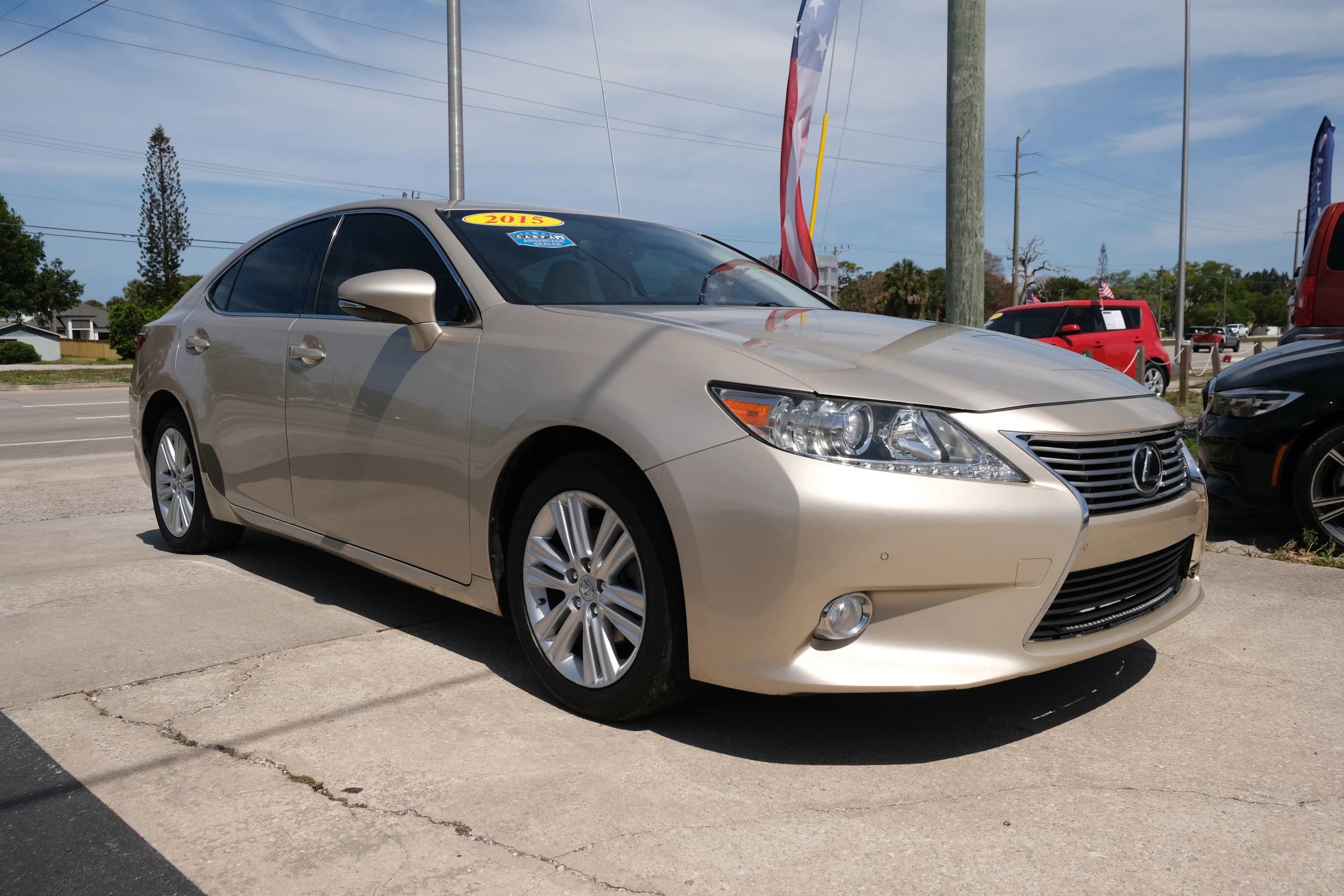Used 2015 Lexus ES 350 w/ Premium Package FWD image 3
