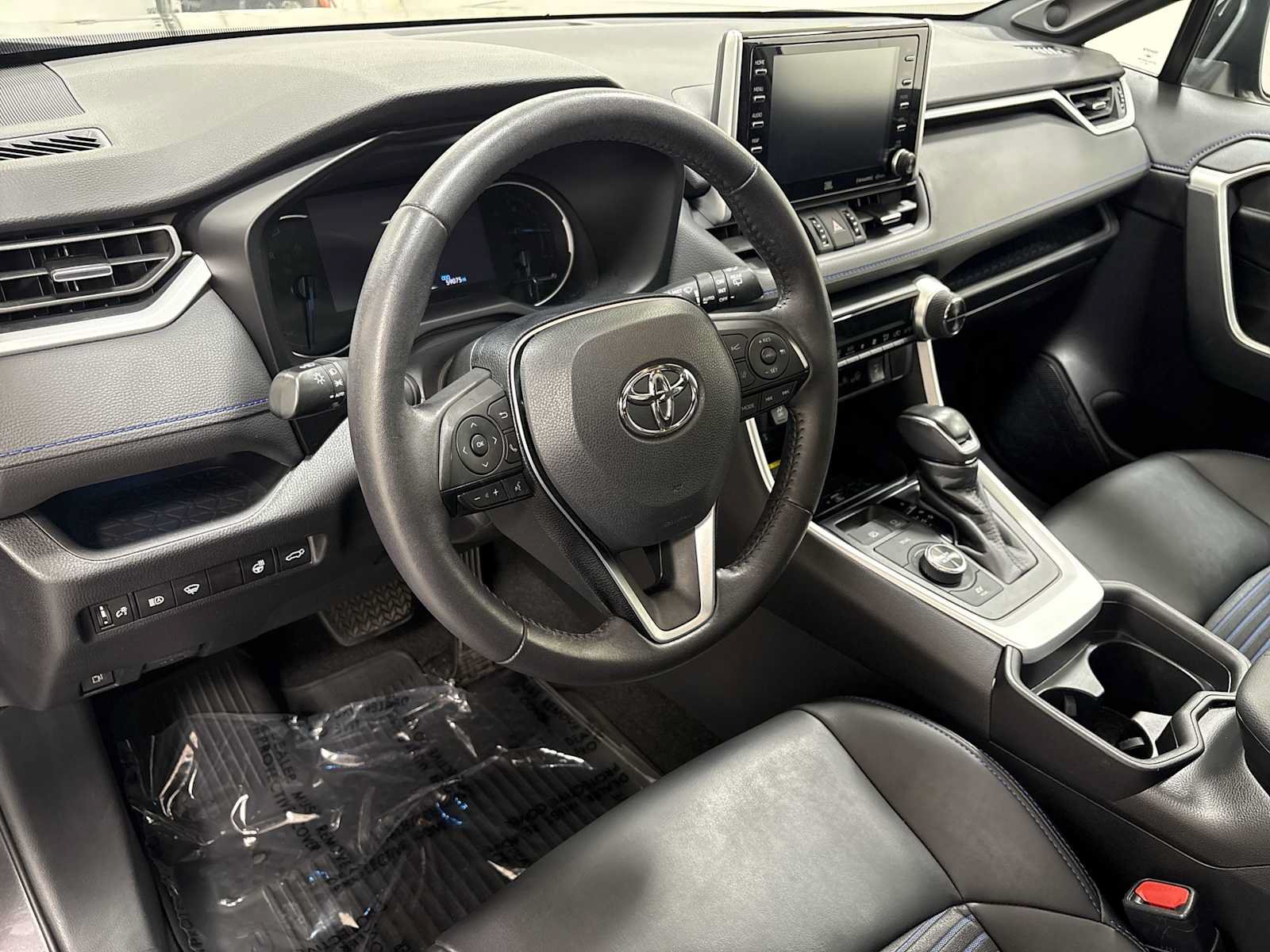 Used 2021 Toyota RAV4 XSE AWD/4WD image 12