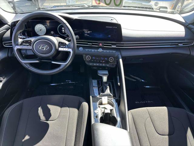 Certified 2023 Hyundai Elantra SEL w/ Convenience Package image 14