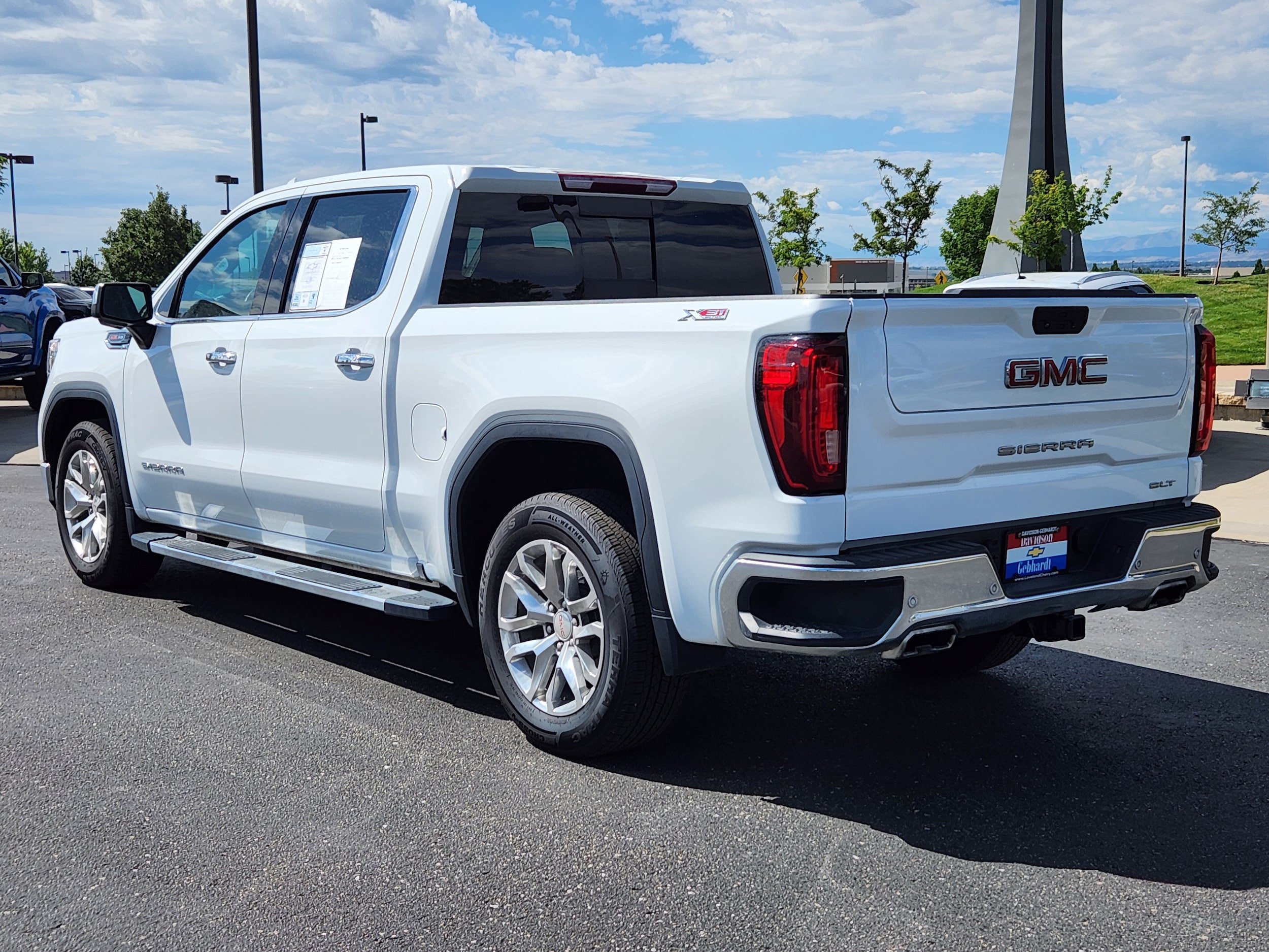 Used 2022 GMC Sierra 1500 SLT w/ SLT Premium Plus Package AWD/4WD image 3