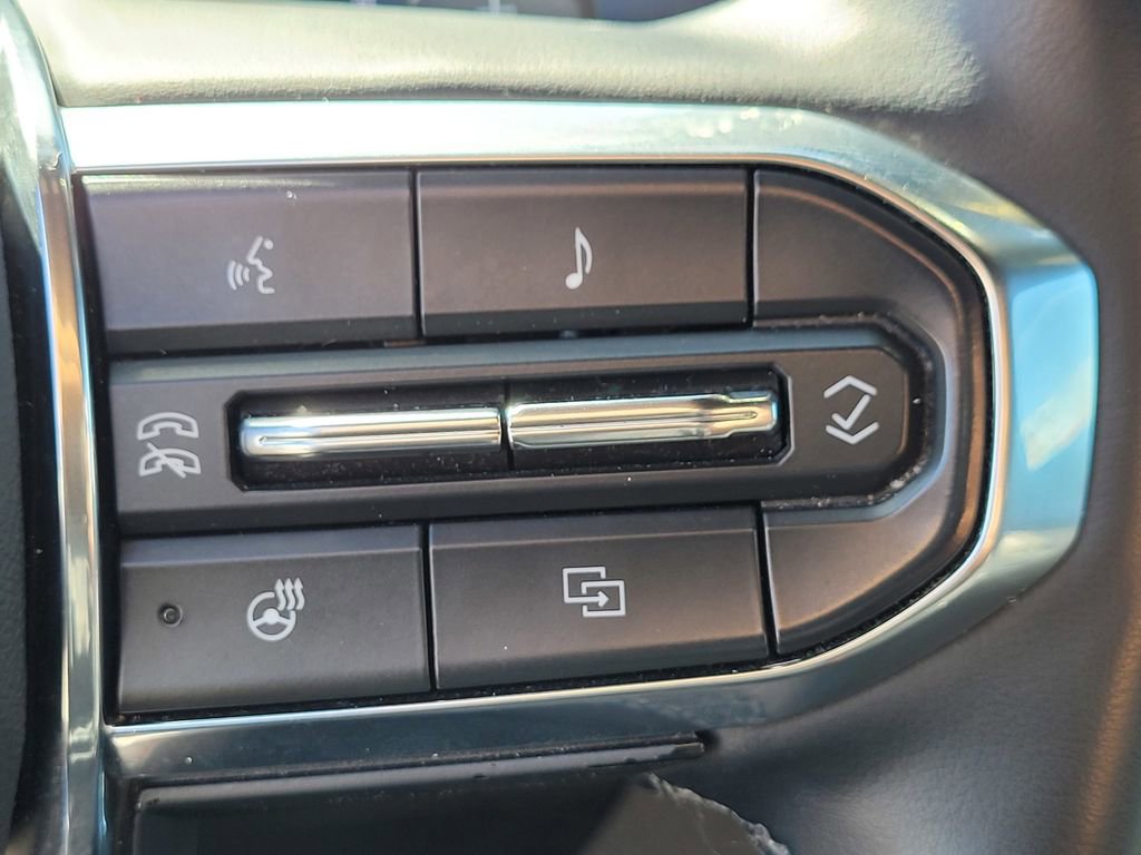 Used 2024 GMC Acadia Elevation image 24