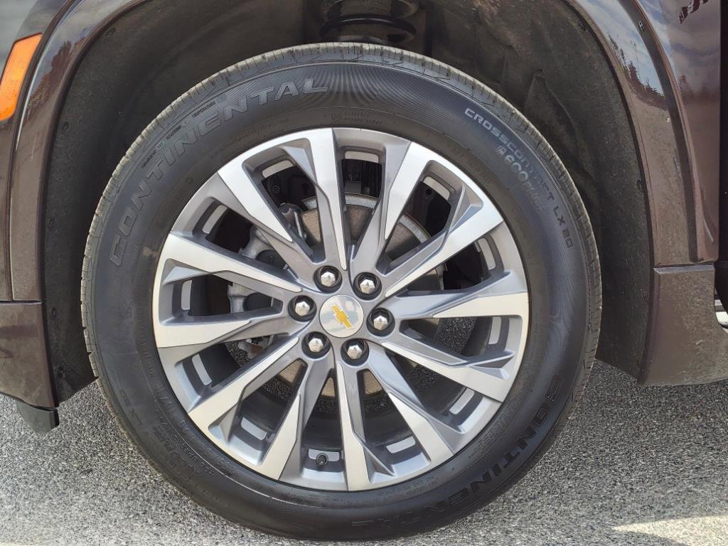 Used 2023 Chevrolet Traverse Premier image 32