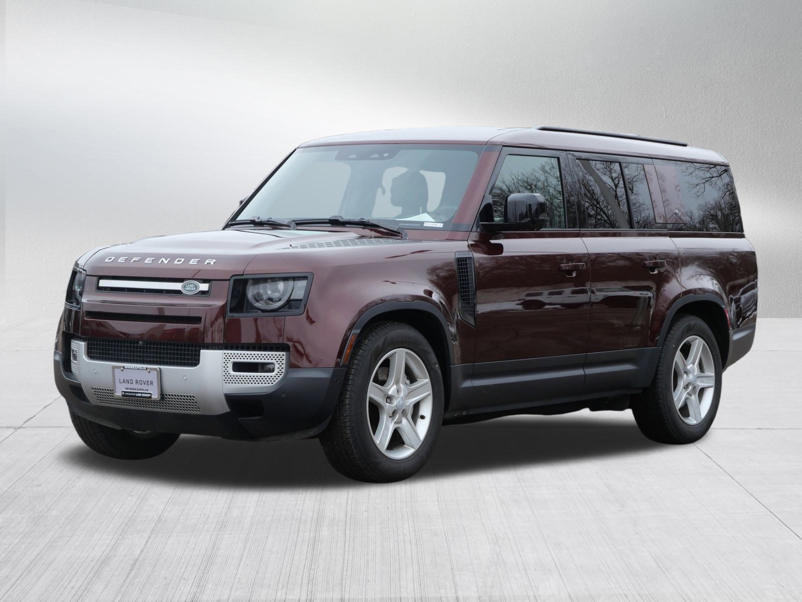 Used 2024 Land Rover Defender 130 S image 1