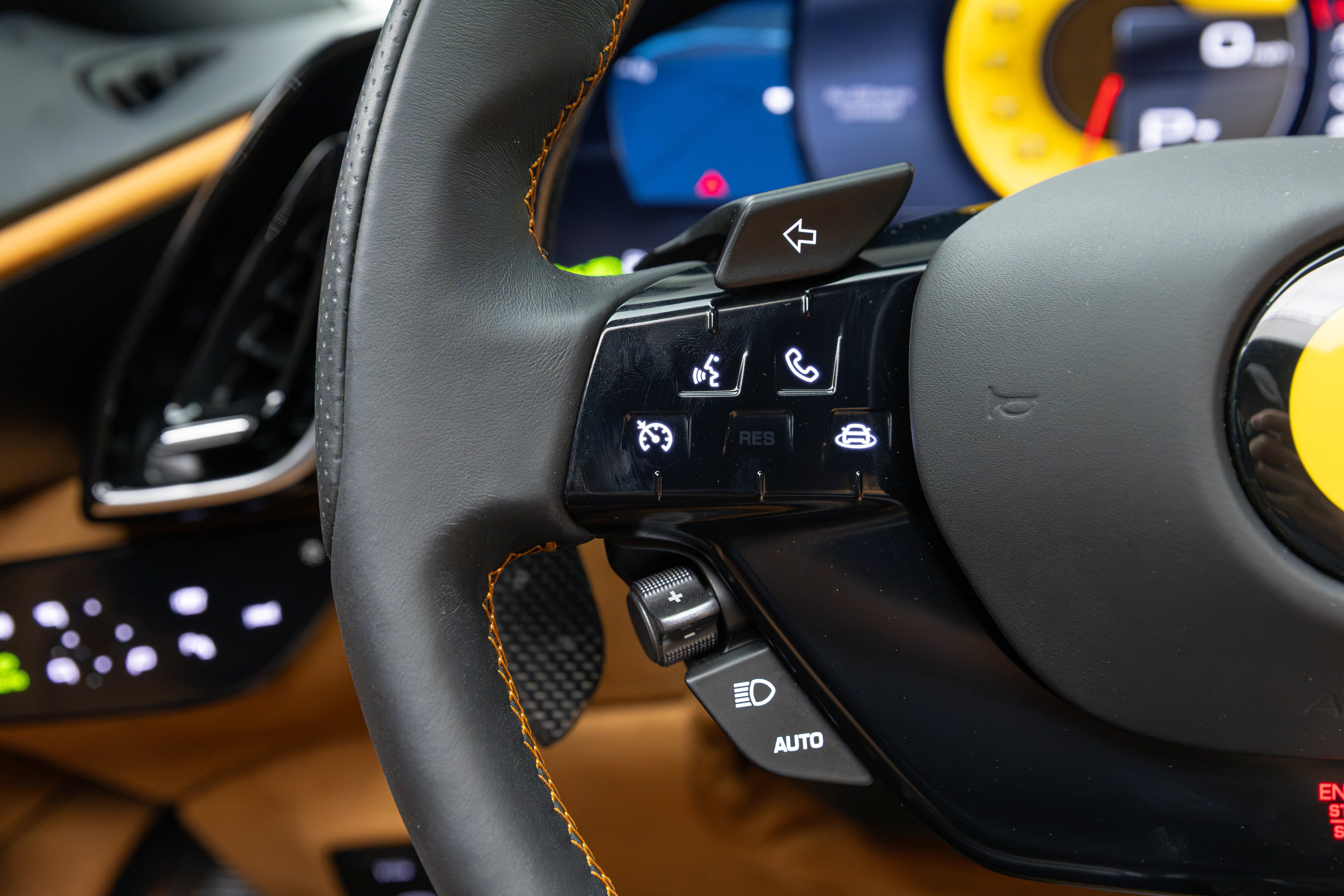 Certified 2025 Ferrari Roma Spider RWD image 19