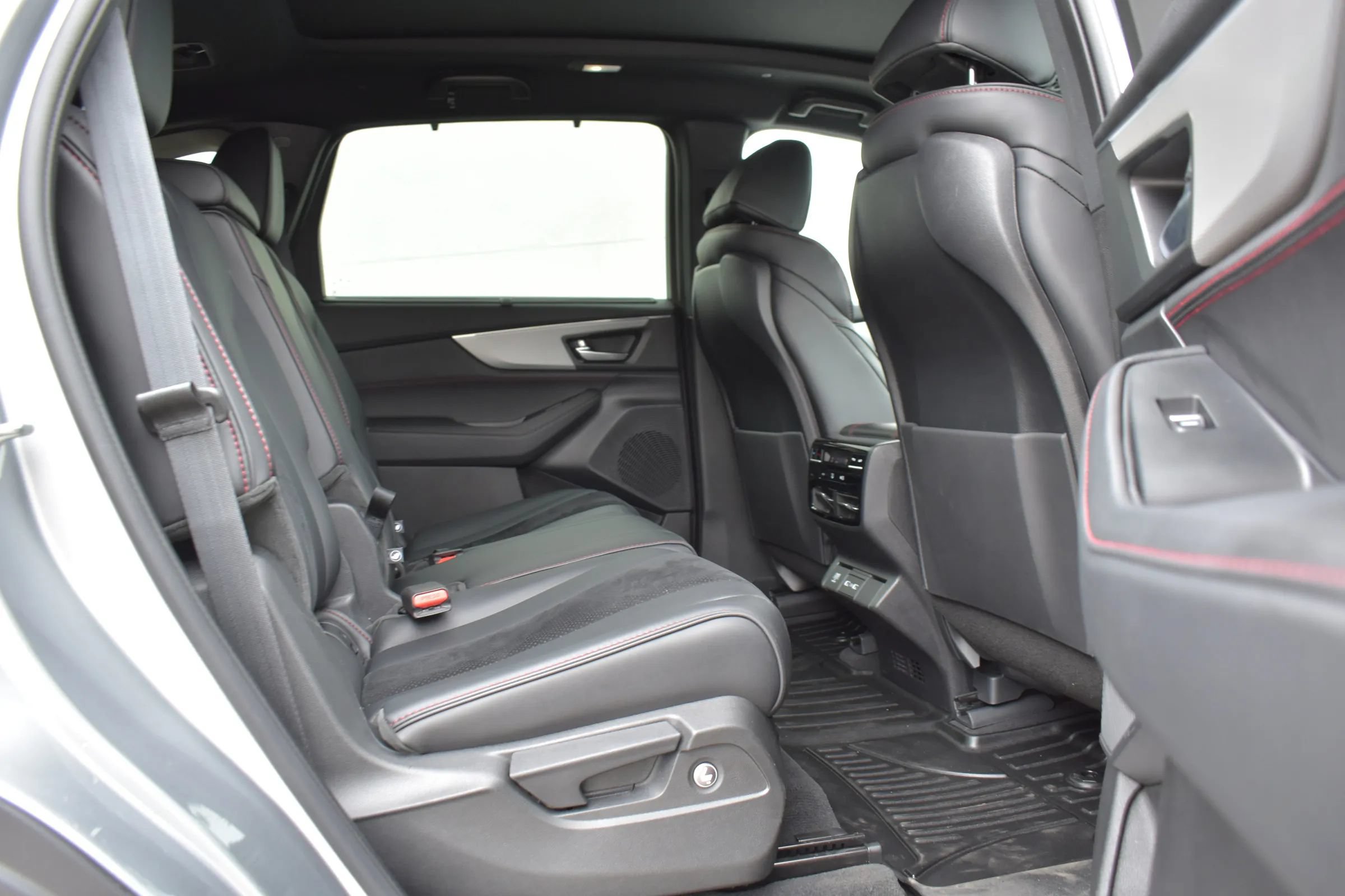 Used 2024 Acura MDX A-Spec AWD/4WD image 35