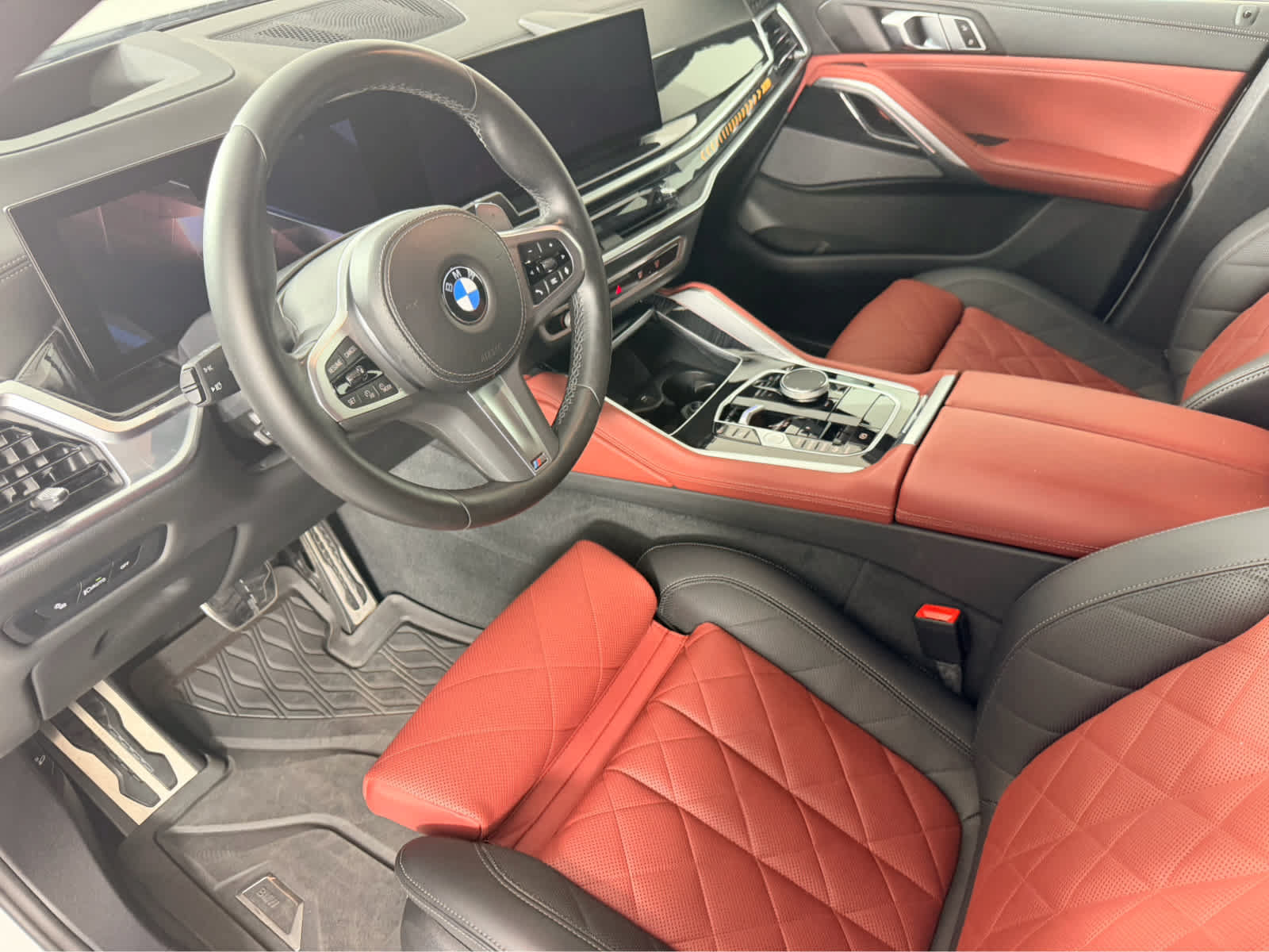 Used 2024 BMW X6 xDrive40i w/ Premium Package AWD/4WD image 11