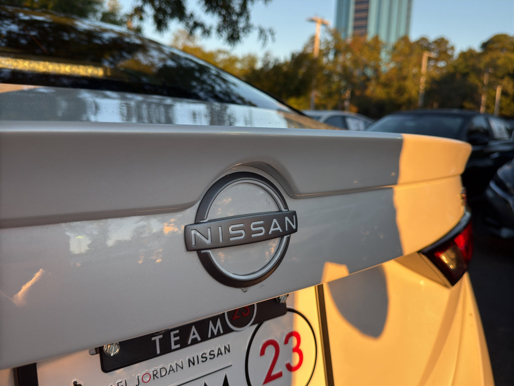 New 2025 Nissan Sentra SR image 13