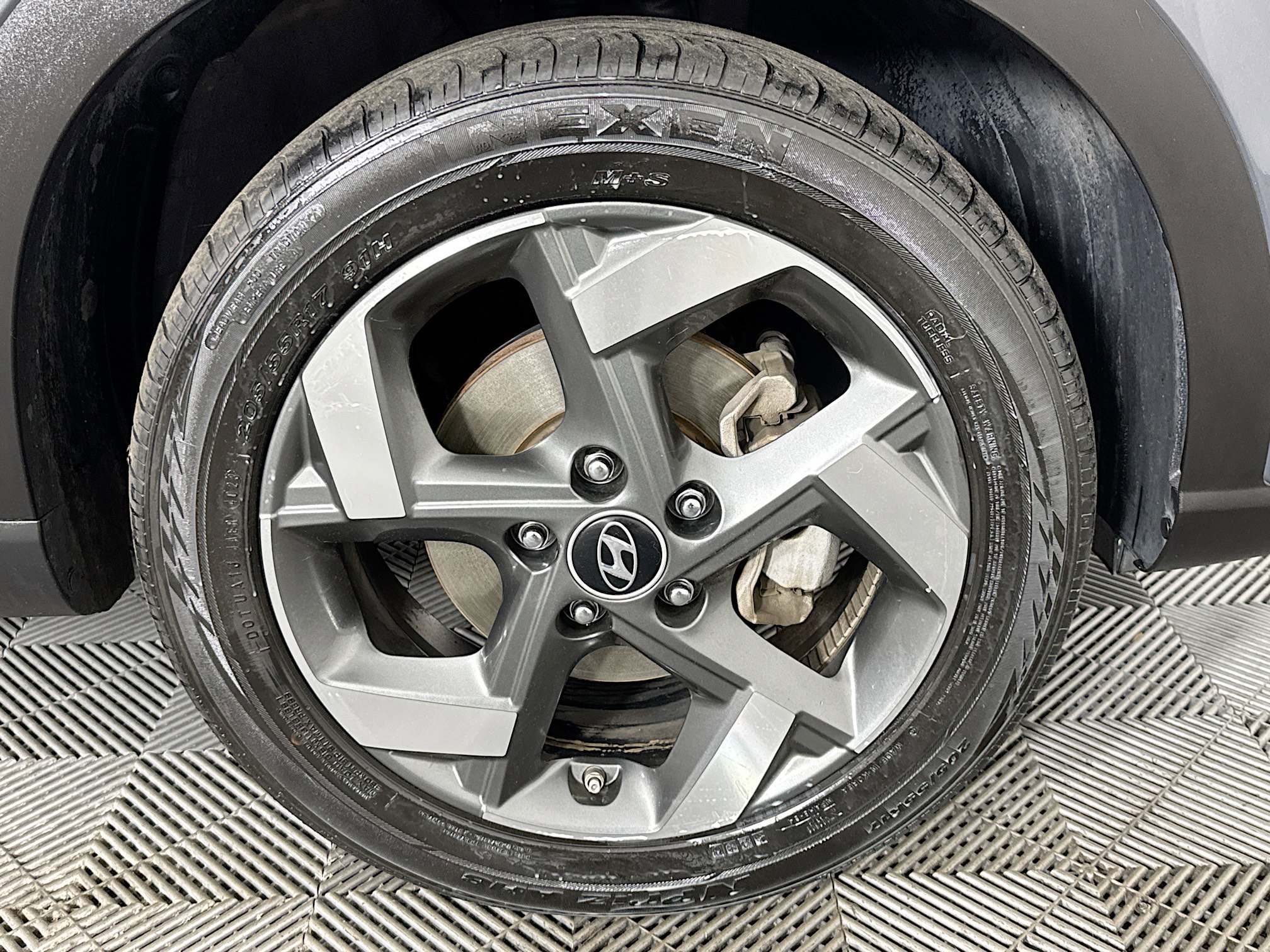 Used 2024 Hyundai Venue SEL image 31