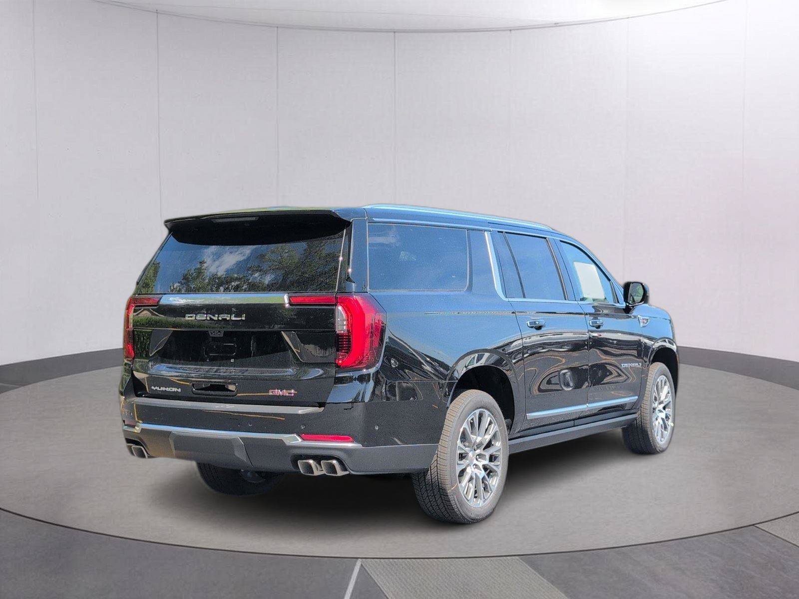 New 2026 GMC Yukon XL Denali w/ Denali Reserve Package AWD/4WD image 6