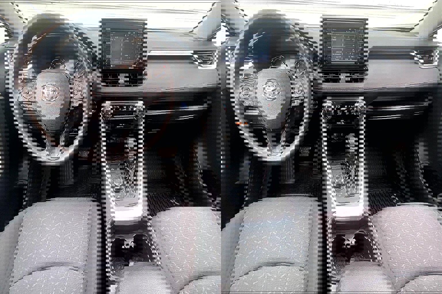 Used 2020 Toyota RAV4 XLE image 19