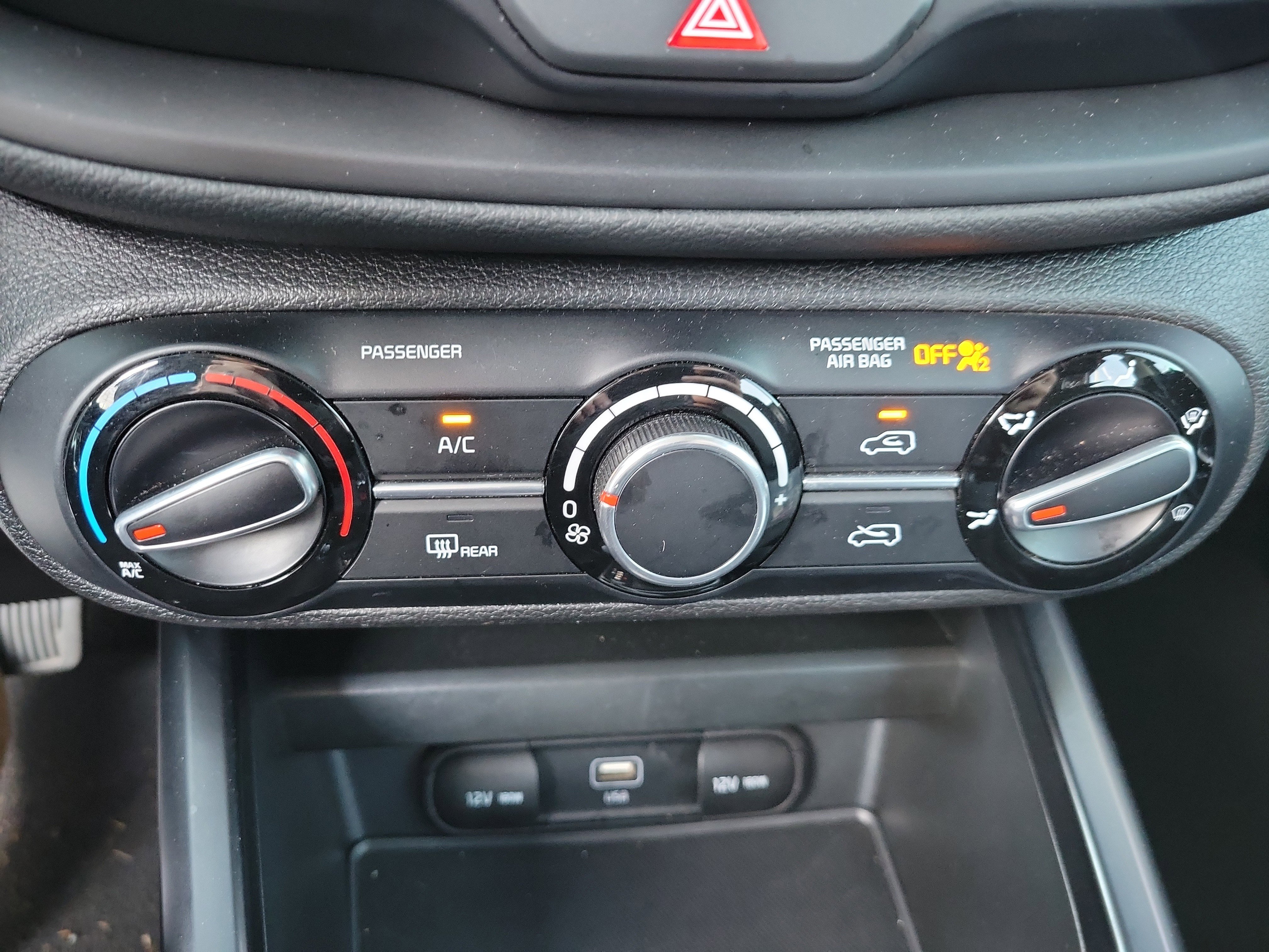 Used 2023 Kia Soul LX w/ LX Technology Package FWD image 17