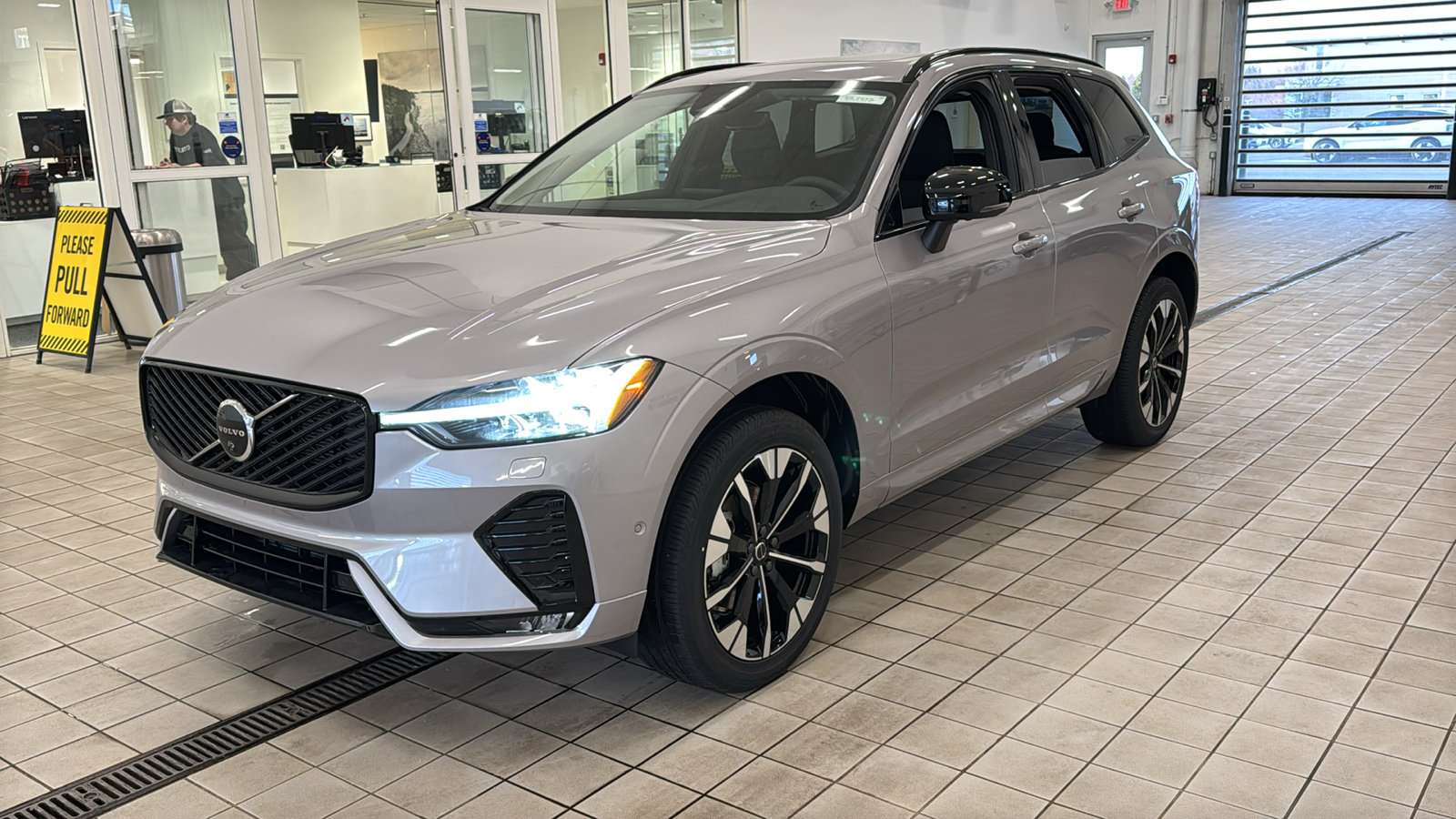 New 2026 Volvo XC60 B5 Plus w/ Protection Package Premier AWD/4WD image 9