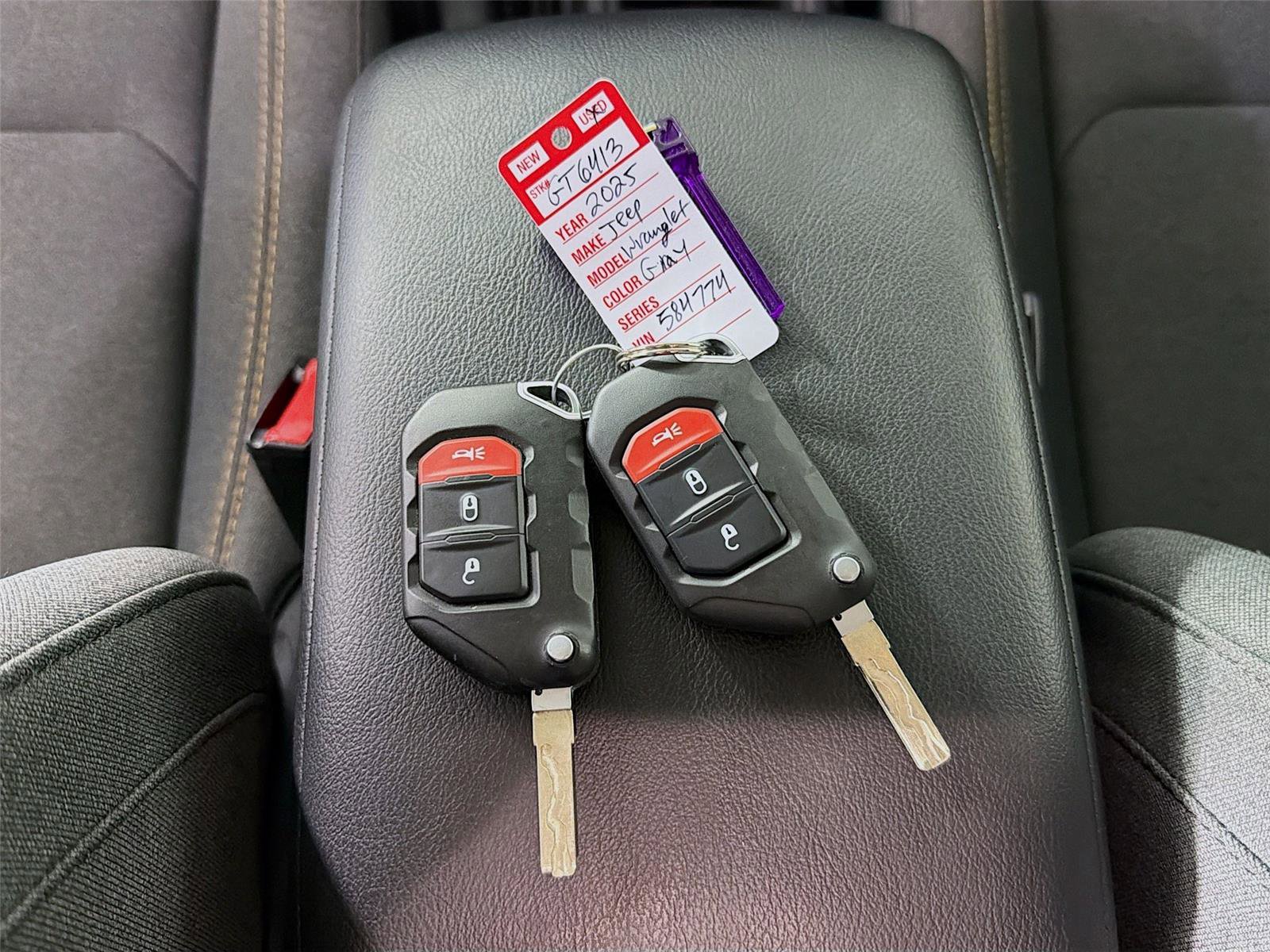 Used 2025 Jeep Wrangler Willys image 31