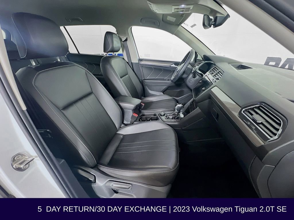 Used 2023 Volkswagen Tiguan SE image 32