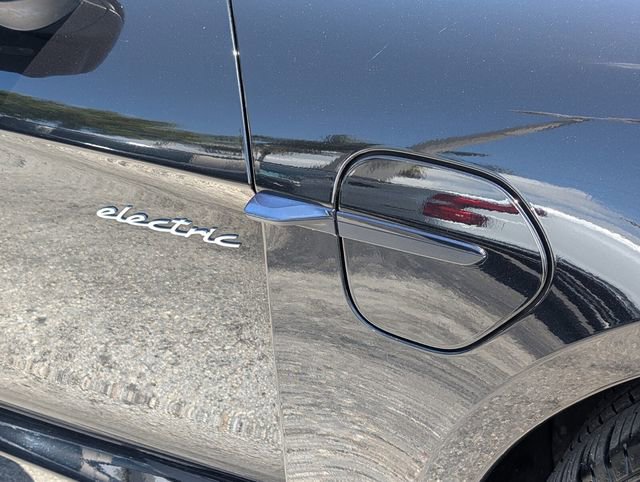 Used 2020 Porsche Taycan 4S w/ Premium Package image 22