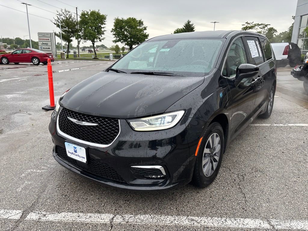 Used 2023 Chrysler Pacifica Touring-L FWD image 11