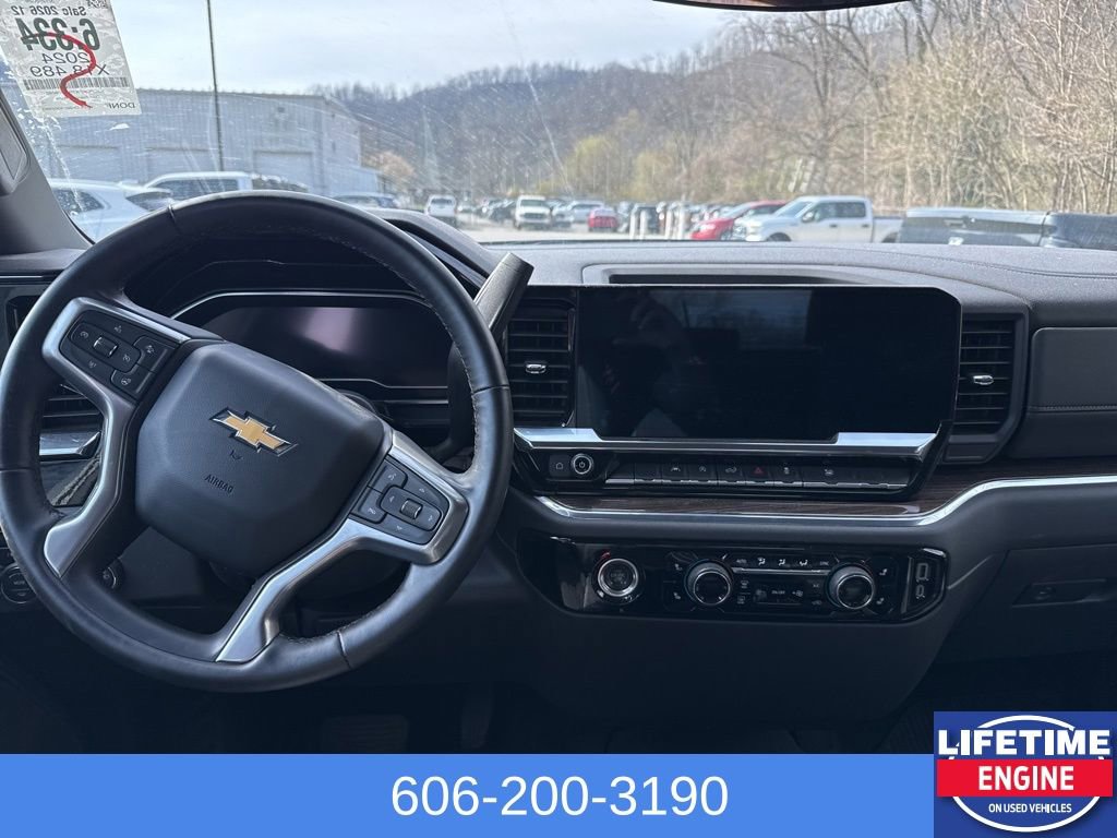 Used 2024 Chevrolet Silverado 1500 LT image 14