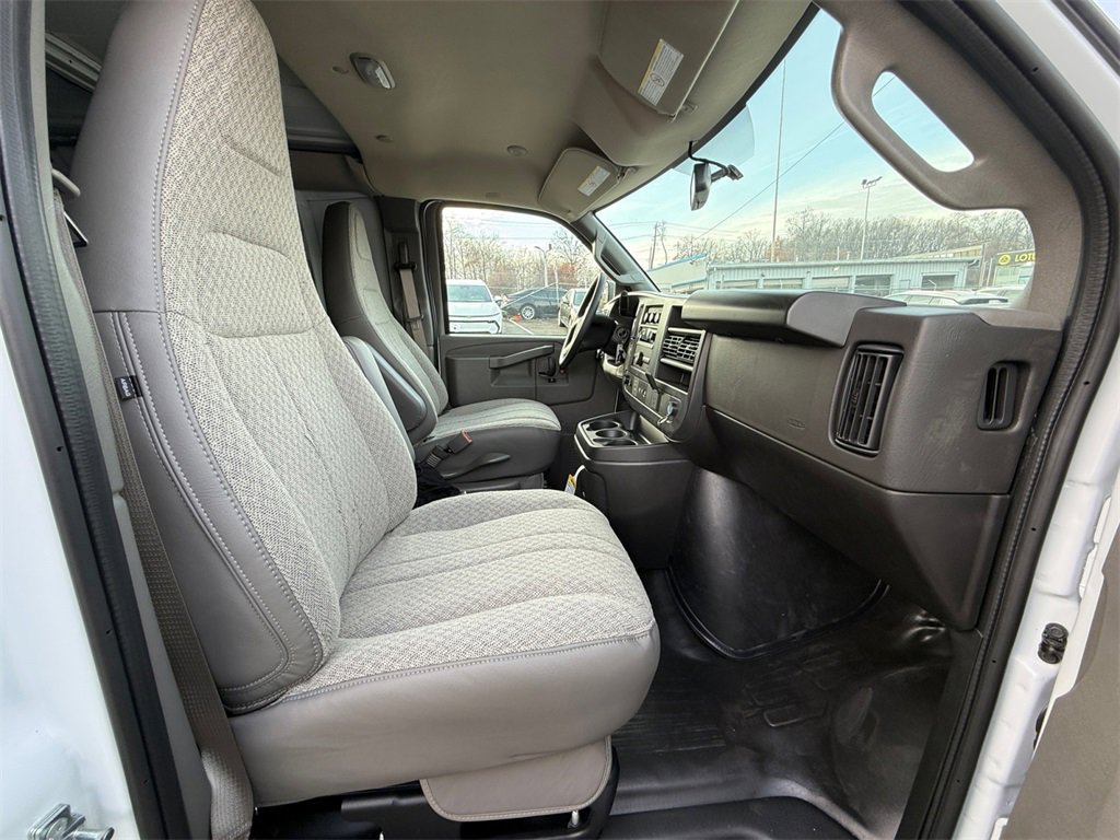 New 2025 Chevrolet Express 2500 image 22